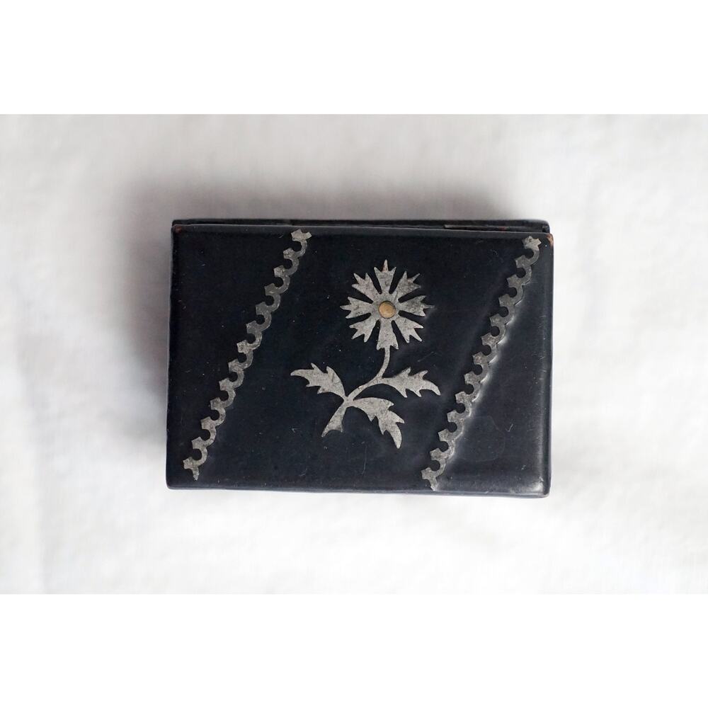 Paper Mache Patch Snuff Box Silver Flower Pillbox - image 1